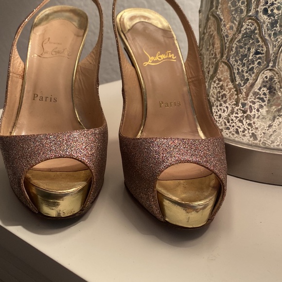 Beautiful Christian Louboutin Gold Pumps Sz 37 - Picture 1 of 6
